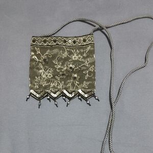 Floral Embroidered Evening Clutch